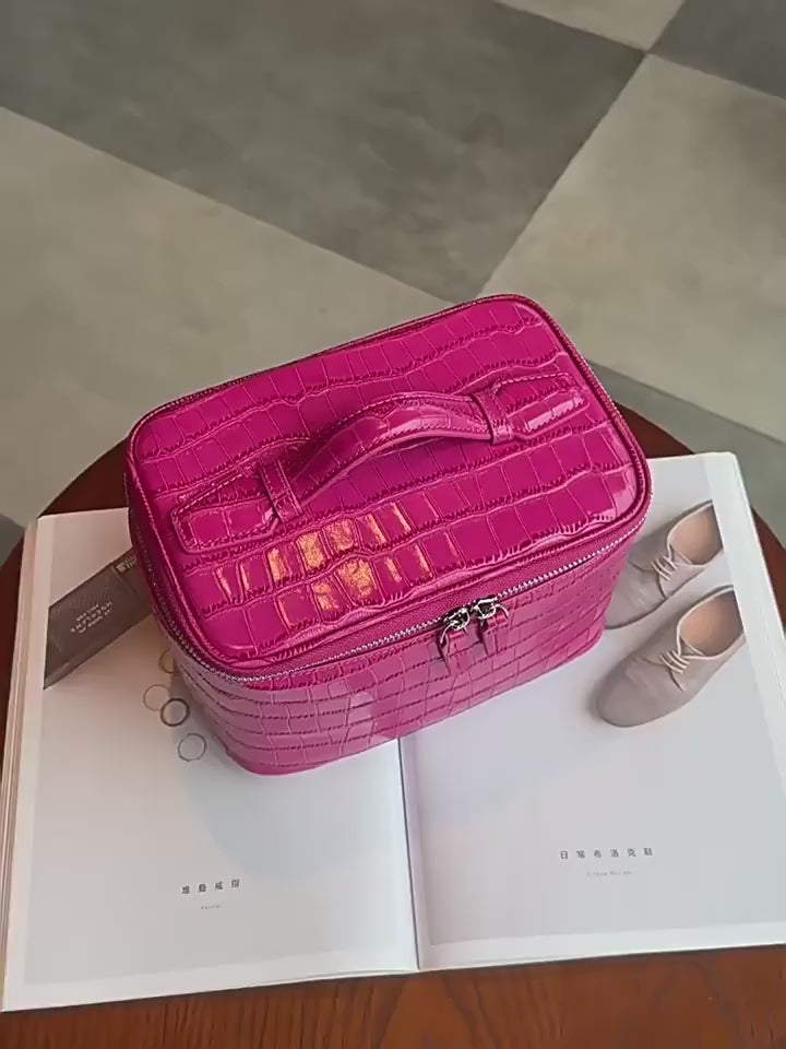 Medium Train Case