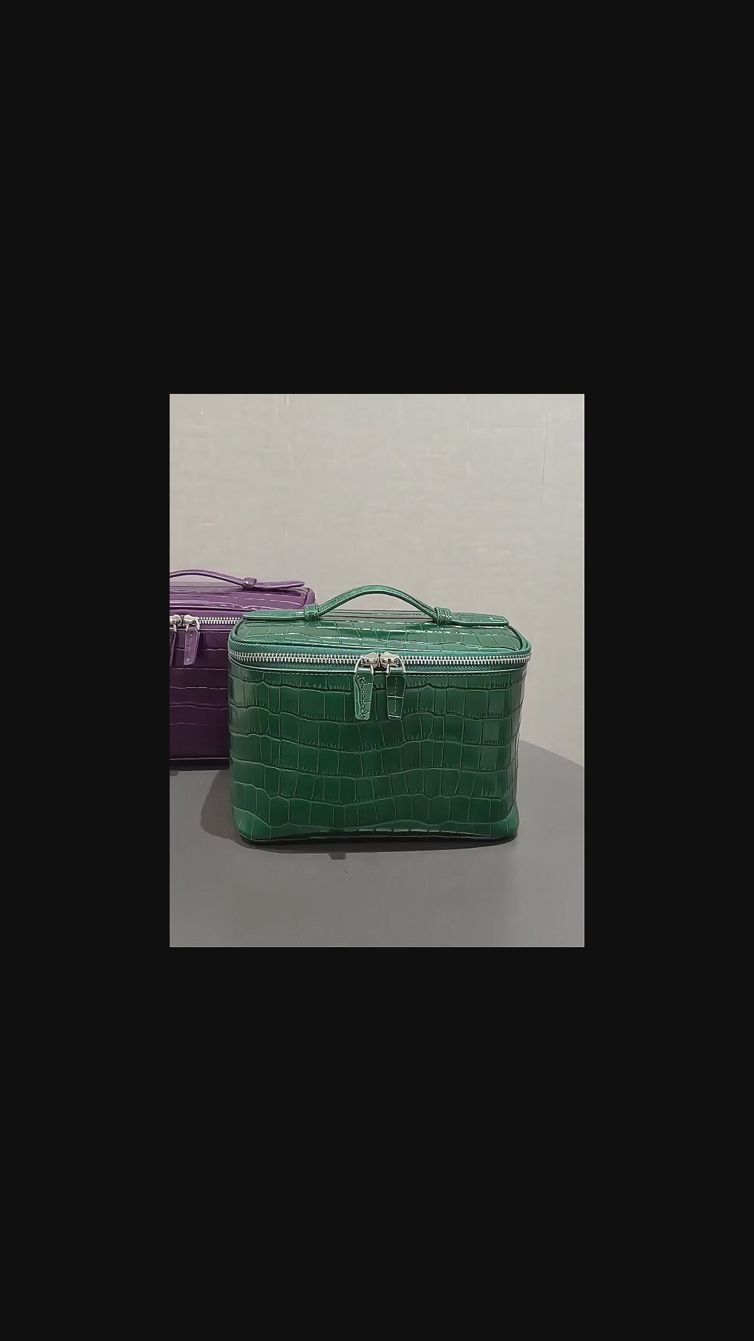 Medium Train Case