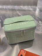 Medium Train Case