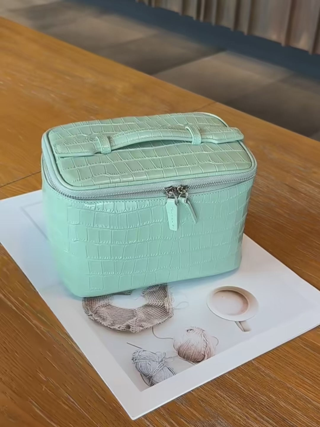 Medium Train Case