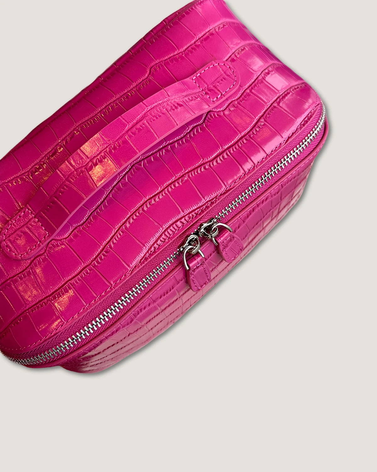 Layflat leather vanity bag