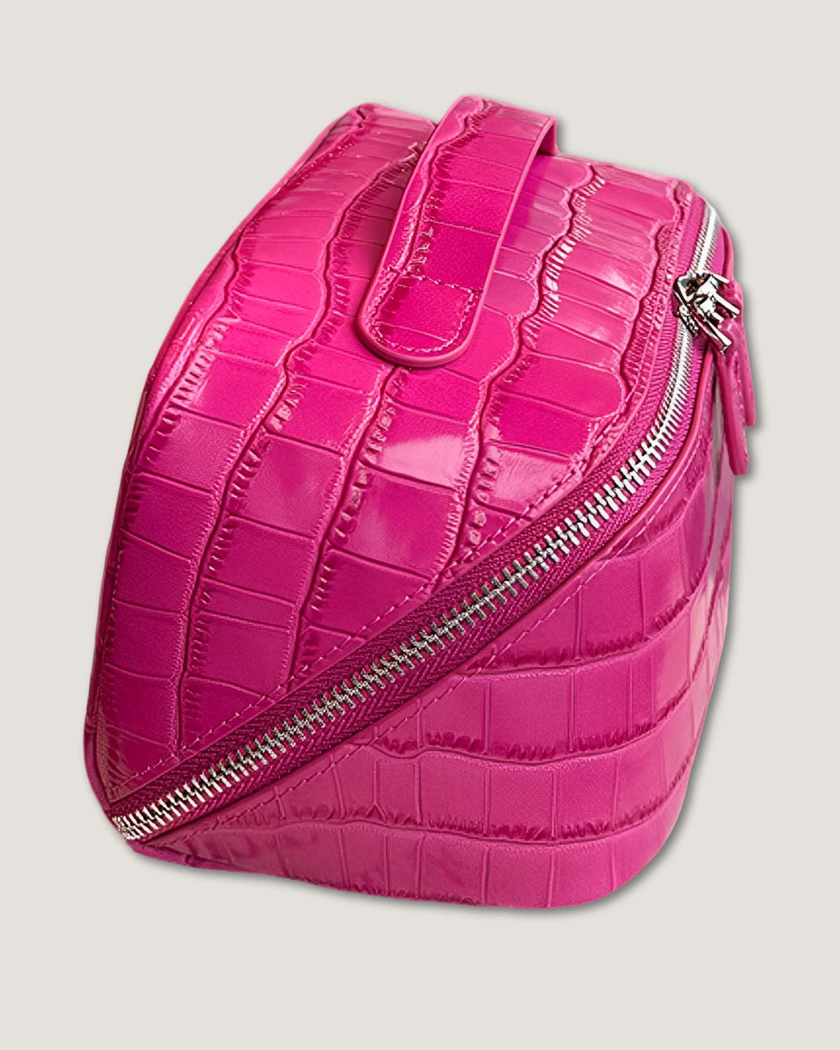 Layflat leather vanity bag