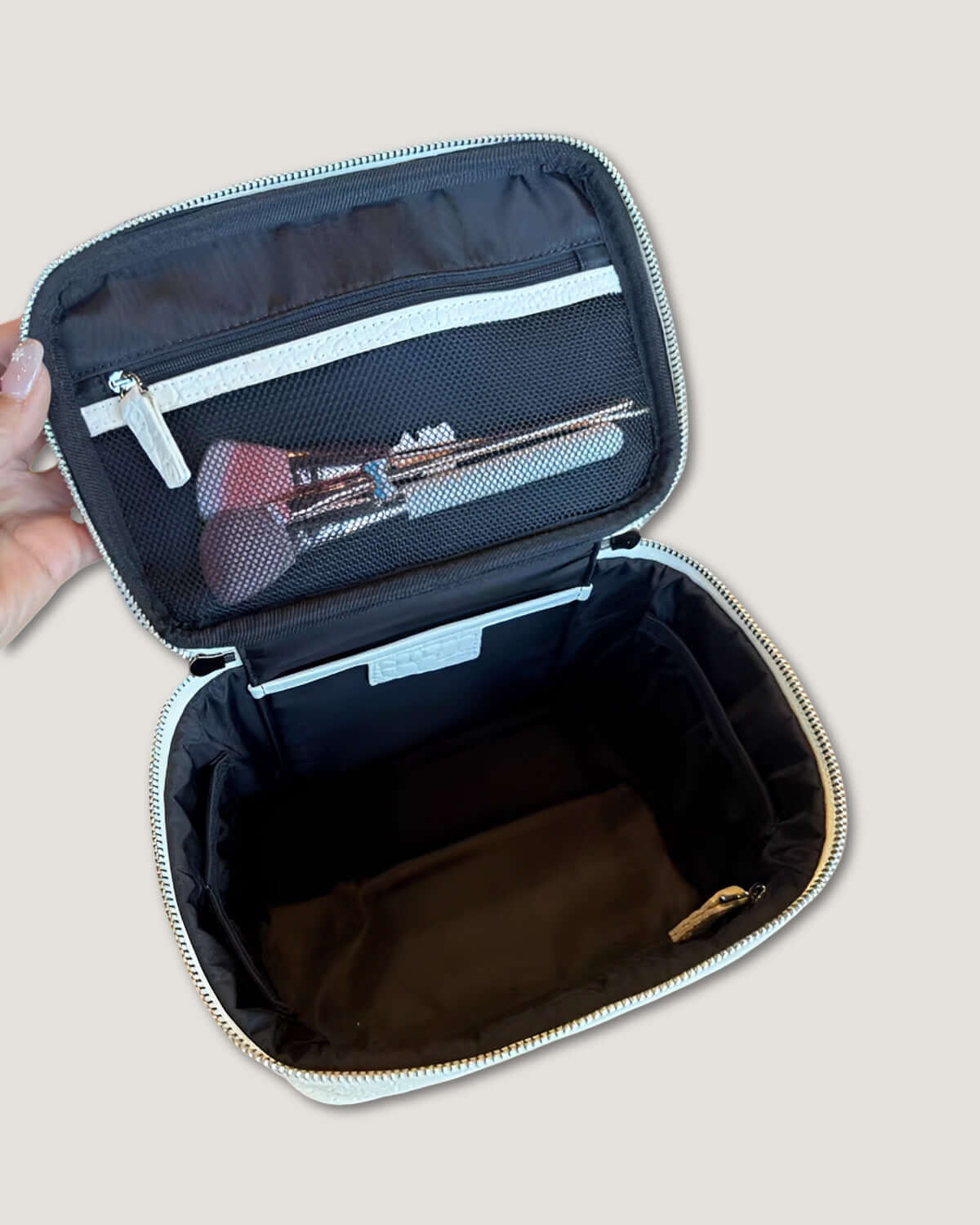 Medium Train Case